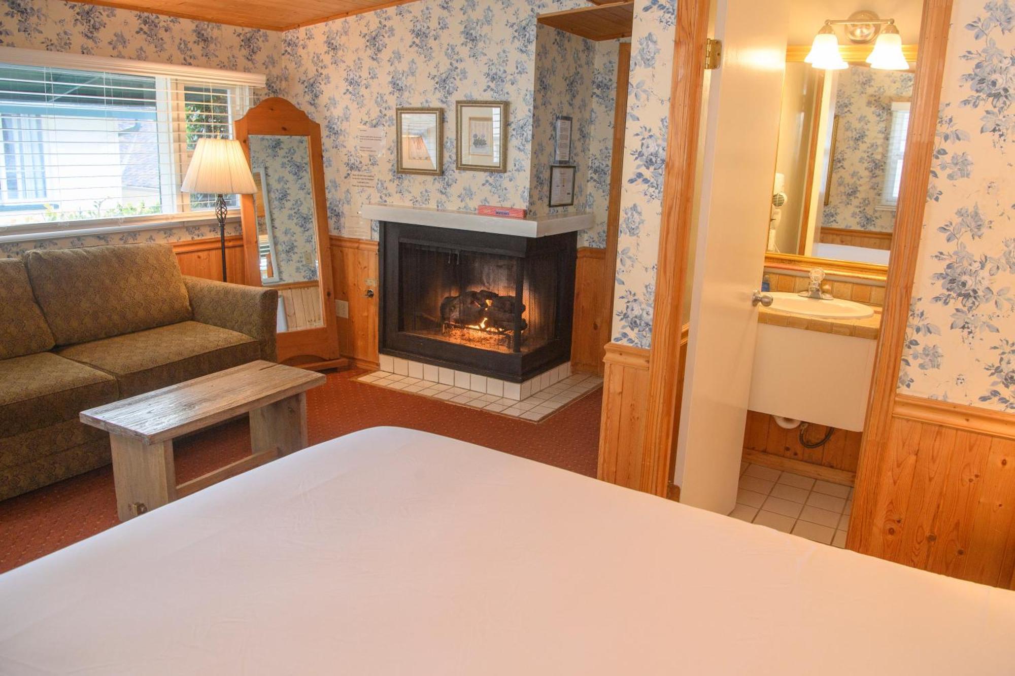 Carmel Fireplace Inn 외부 사진
